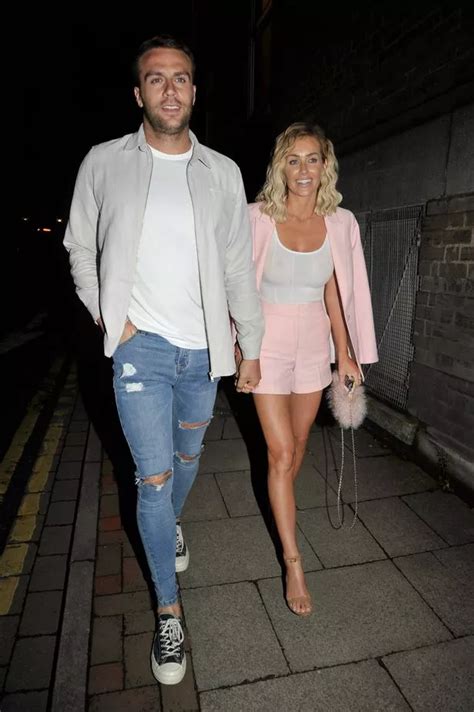 jessandmax|ITV Love Island series one winners Jessica Hayes。